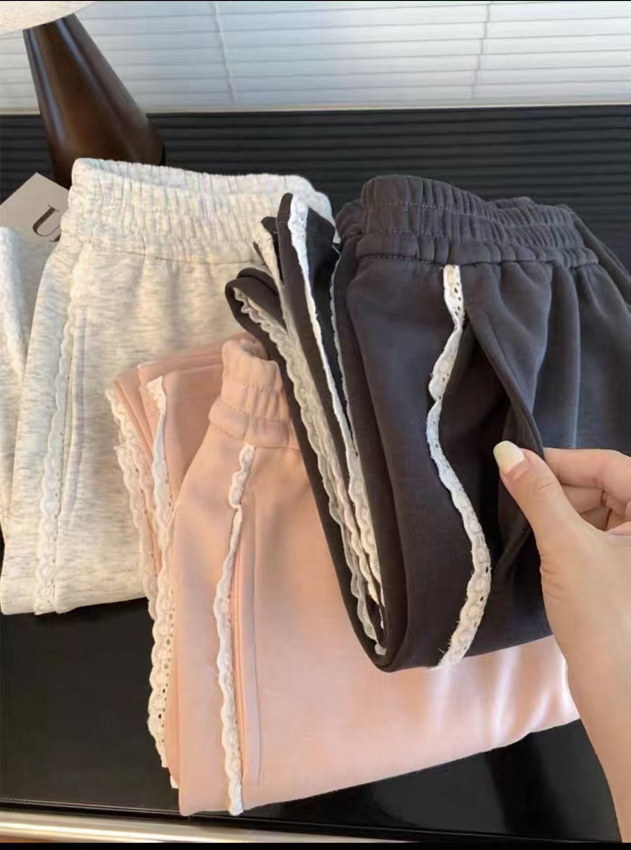 2450蕾丝花边运动卫裤春秋款