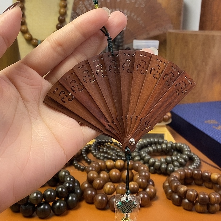 老山檀香苏扇挂件