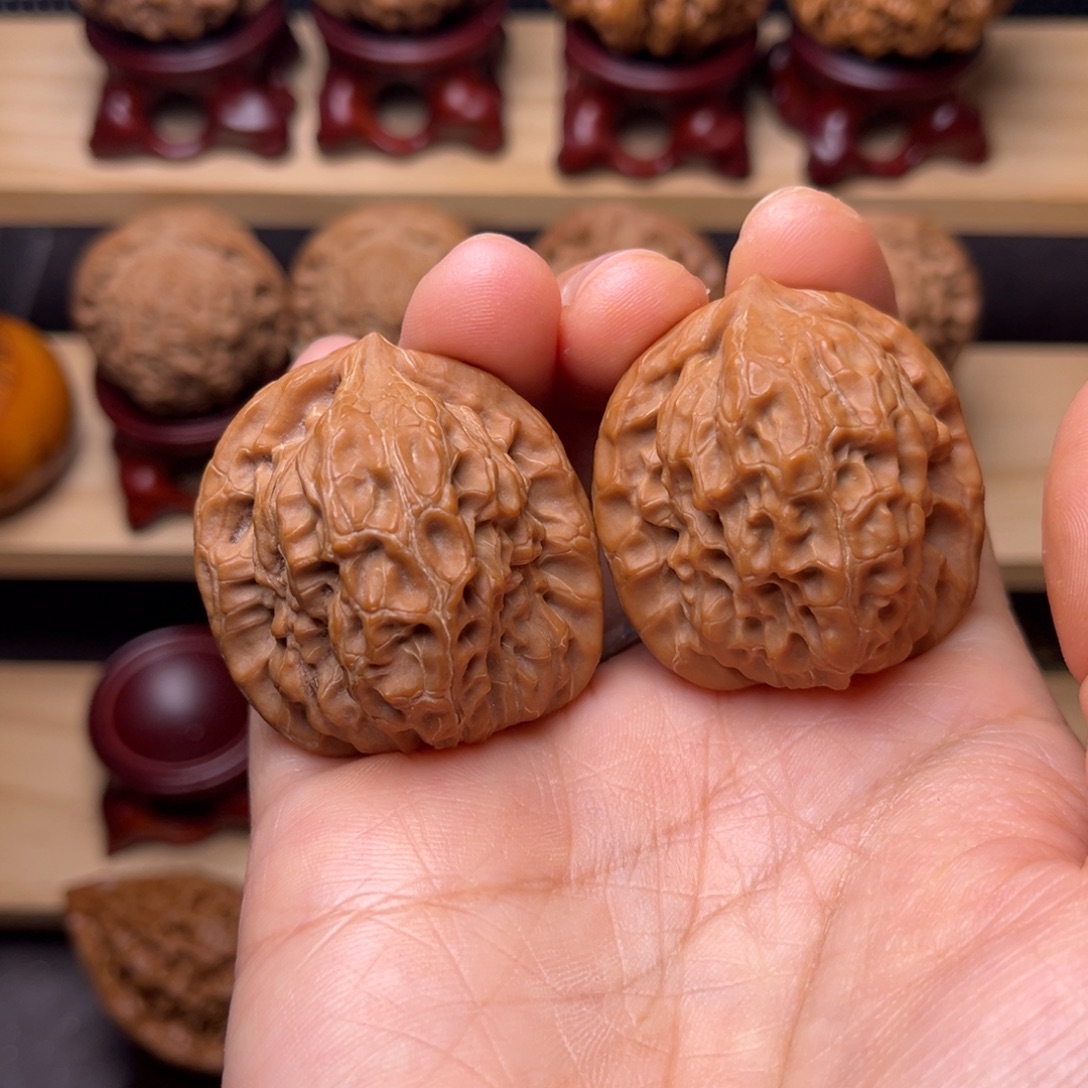 文玩核桃吊坠白蛇骨