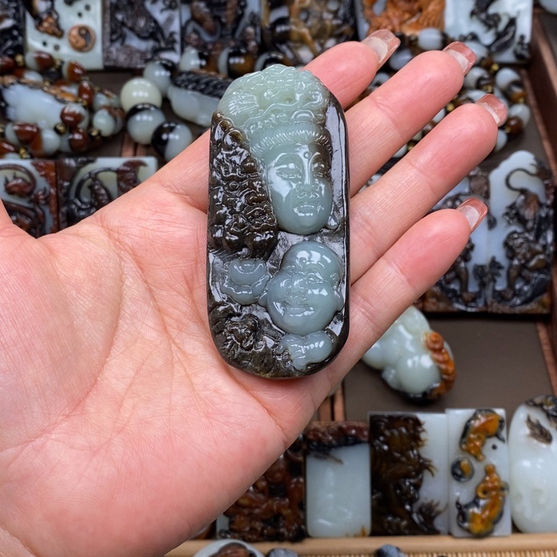 颈饰未镶嵌和田玉