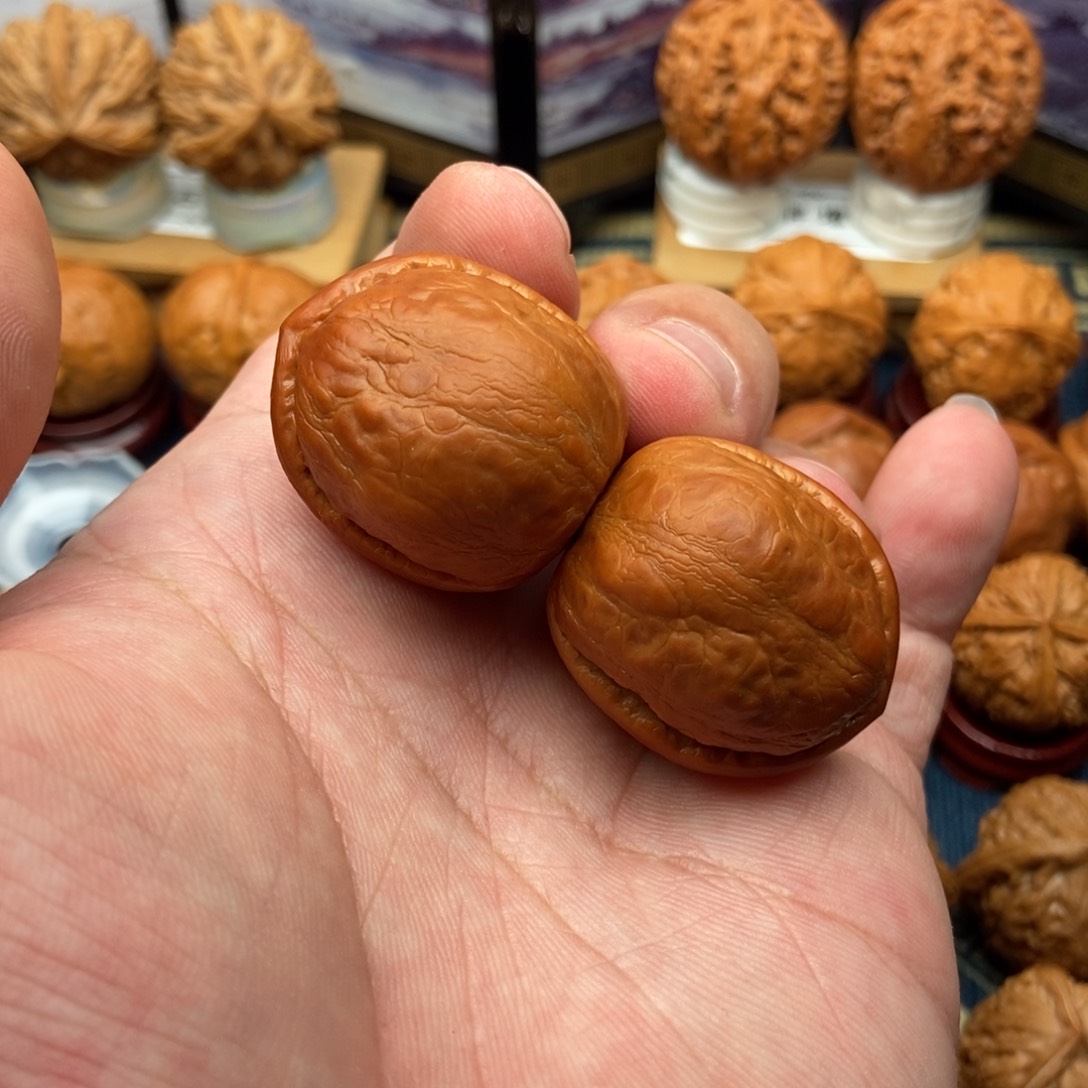 文玩核桃把件长****狒龙胆