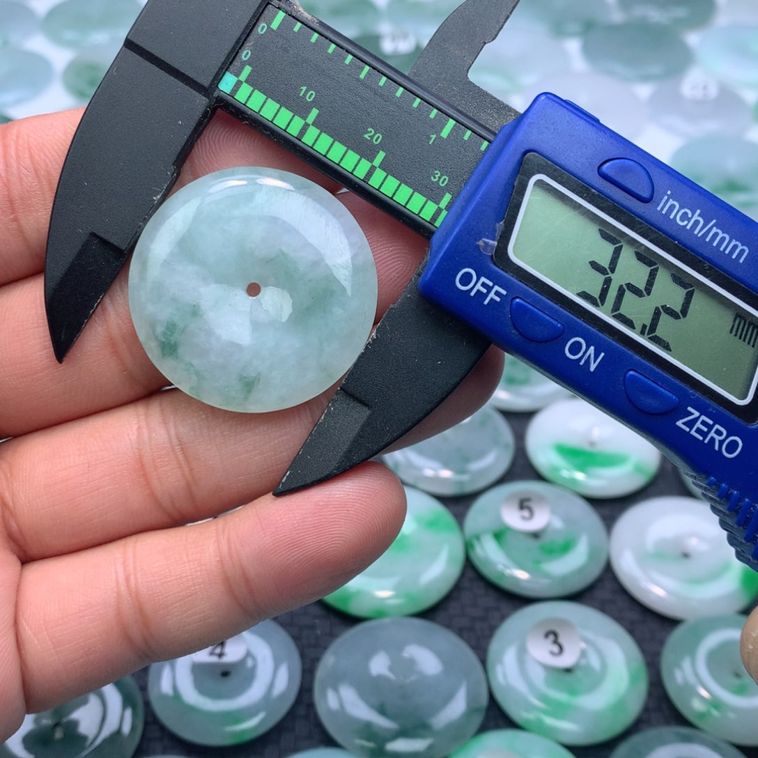 翡翠颈饰未镶嵌缅甸天然A货翡翠