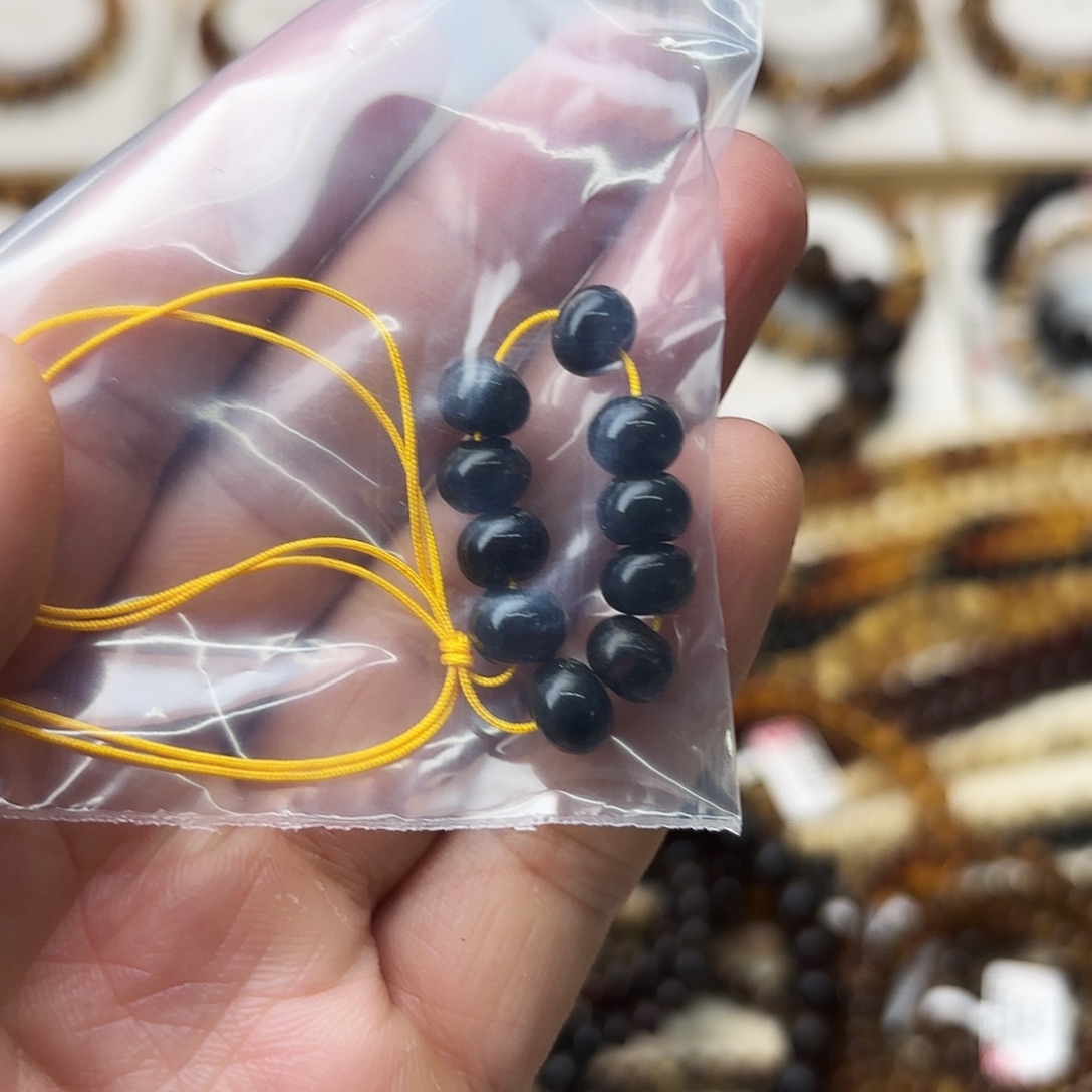 ****喜琥珀未镶嵌裸石七