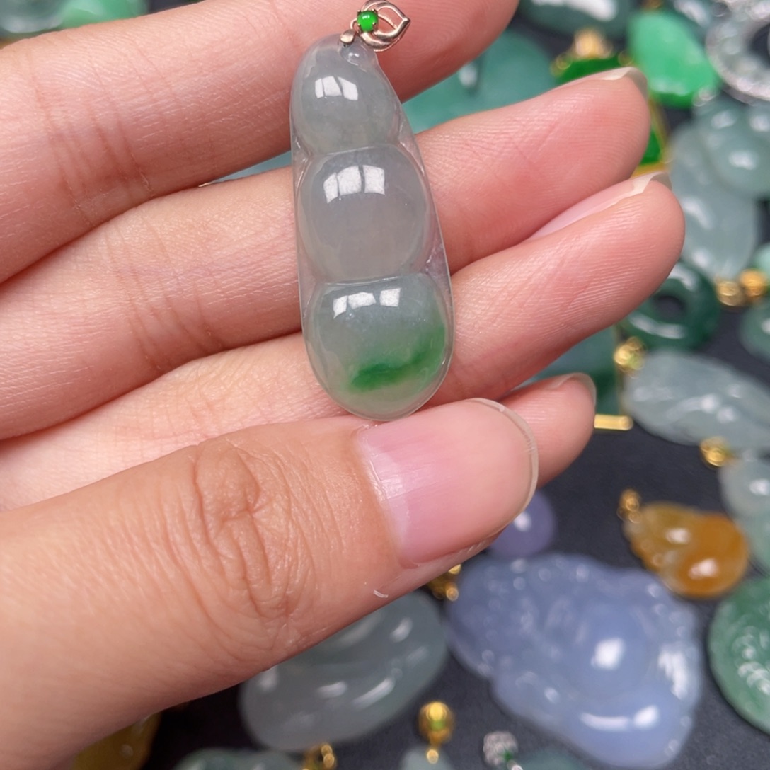 翡翠颈饰18K金镶嵌翡翠