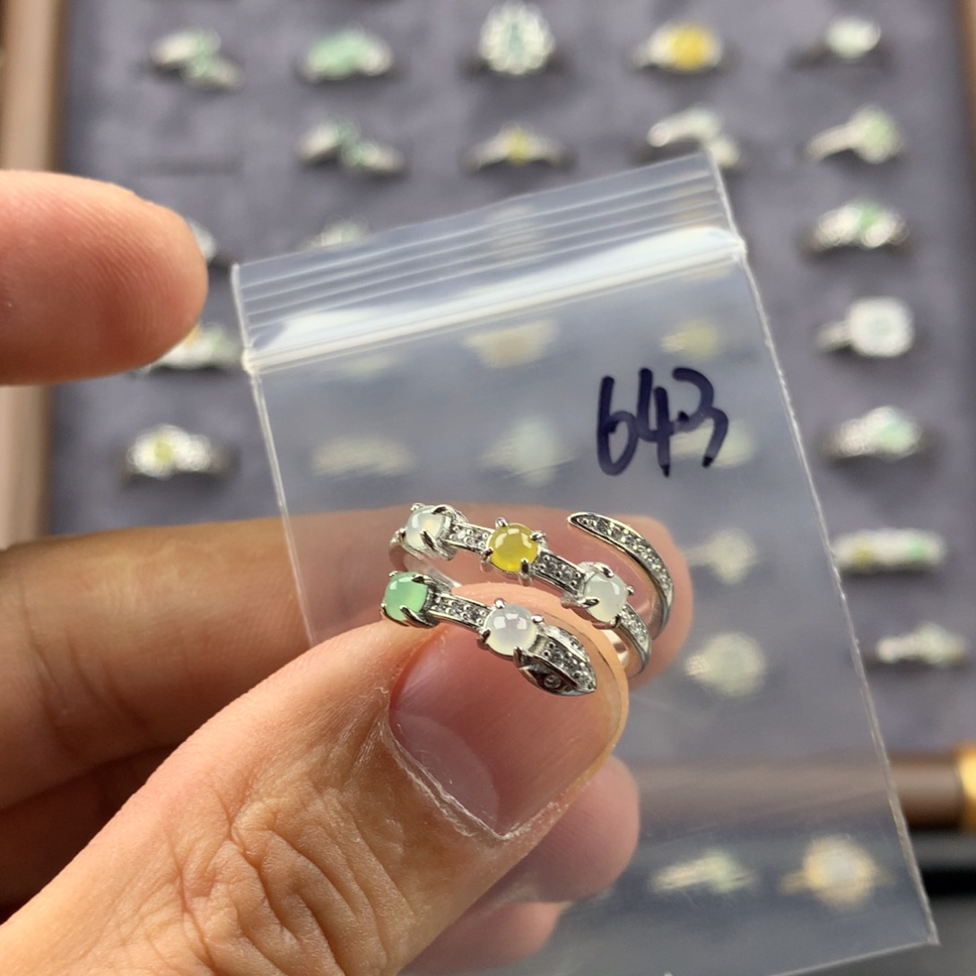 翡翠未镶嵌戒指643