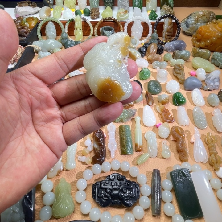 和田玉（糖玉）颈饰未镶嵌定制款