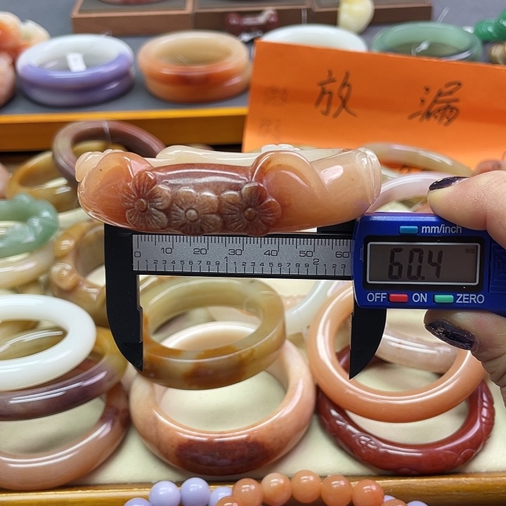 未镶嵌手镯石英质玉