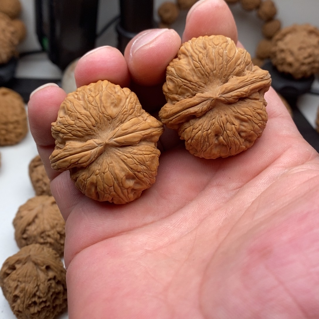 文玩核桃吊坠元宝41+