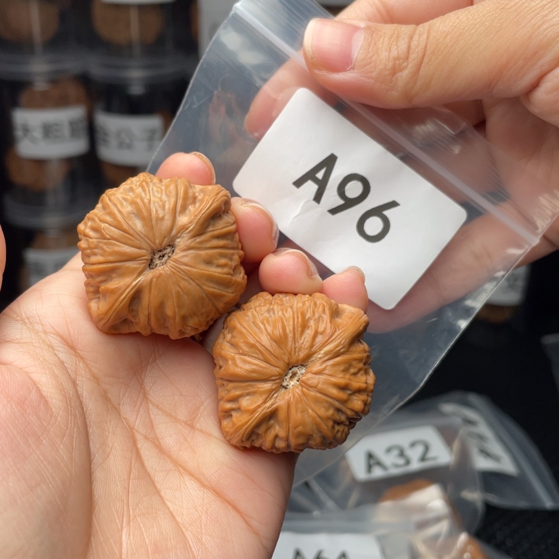 文玩核桃把件38铁锤