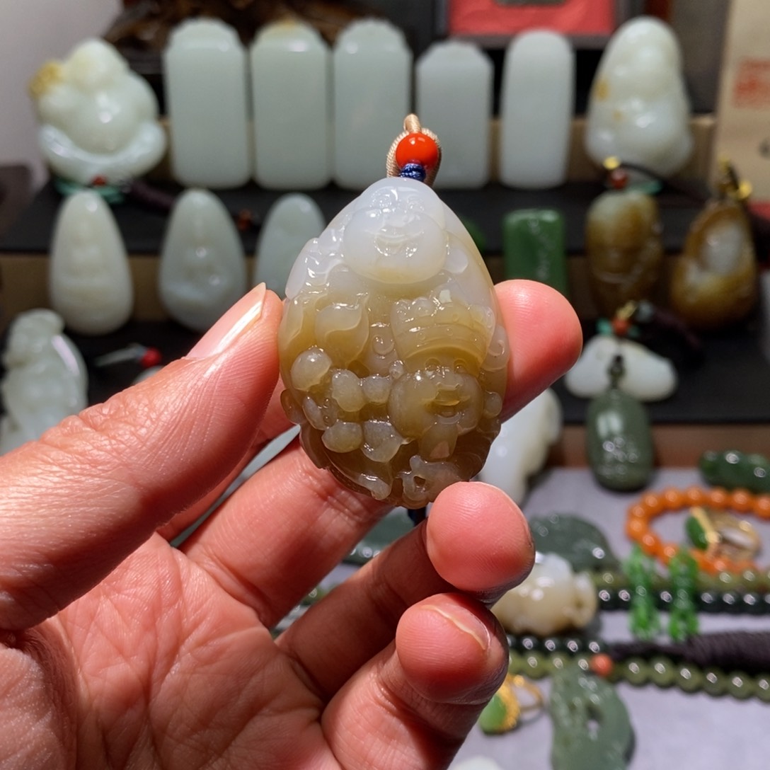 和田玉颈饰未镶嵌