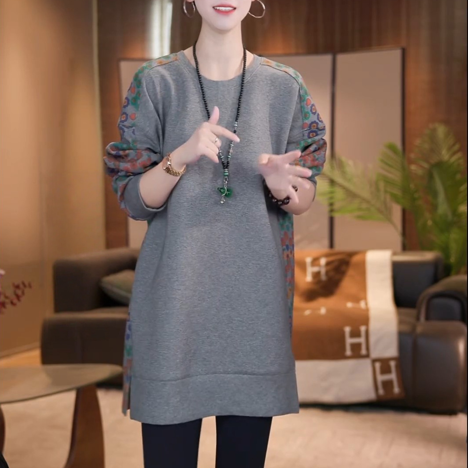 2025秋冬季新款加绒宽松显瘦卫衣时尚洋气设计感印花休闲长袖上衣