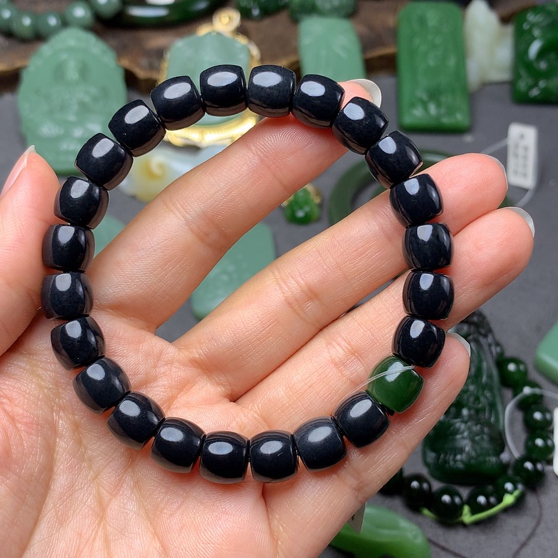 和田玉颈饰未镶嵌手串