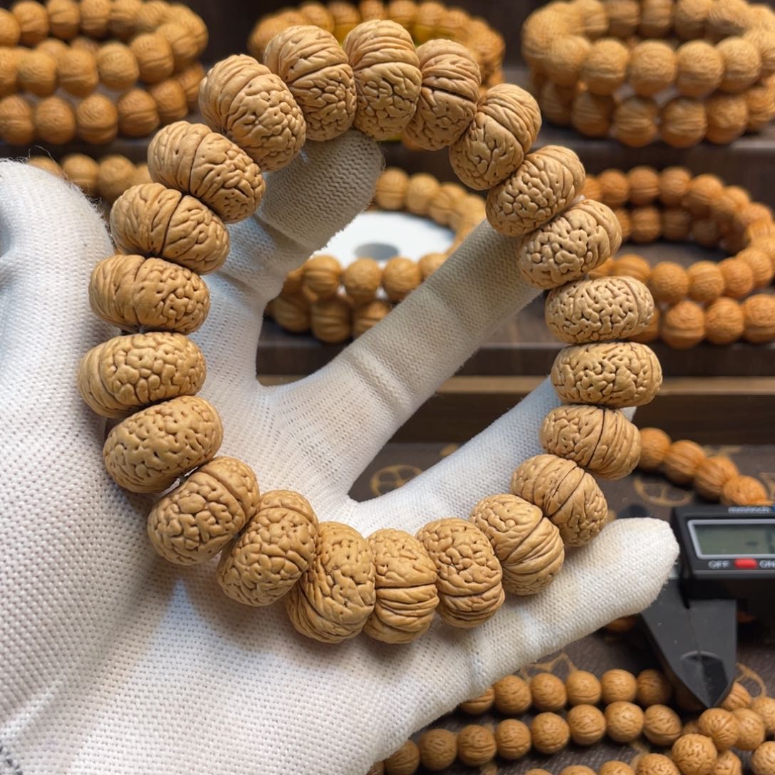 手串桃核龙鳞夹板