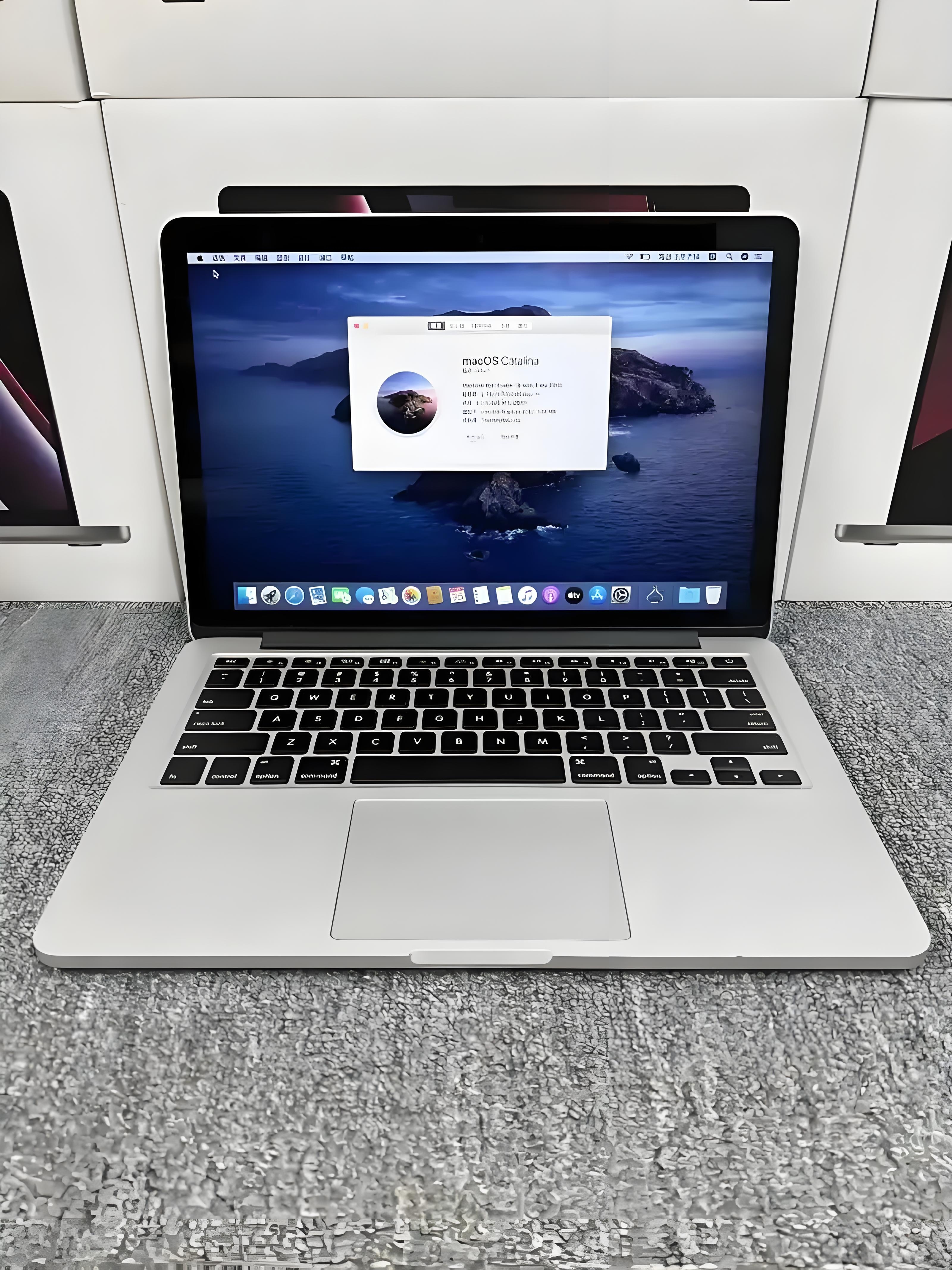 9新 Apple/苹果 15.4英寸视网膜屏幕 运行内16g固态硬盘500g