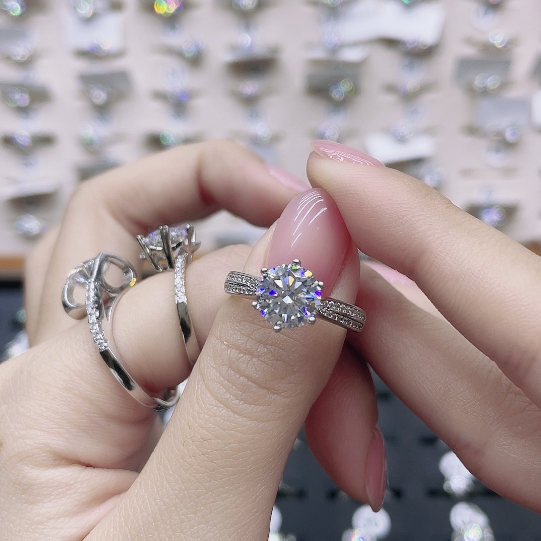 莫桑石非金属圈19。 星光皇后2克拉福利