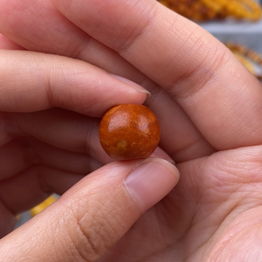 未镶嵌琥珀珠宝奇石