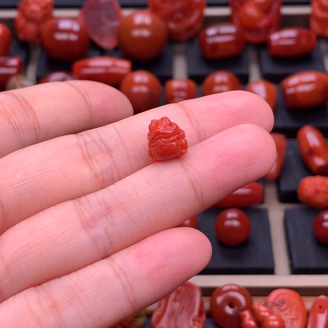 南红玛瑙未镶嵌原矿精工呱呱来财9mm