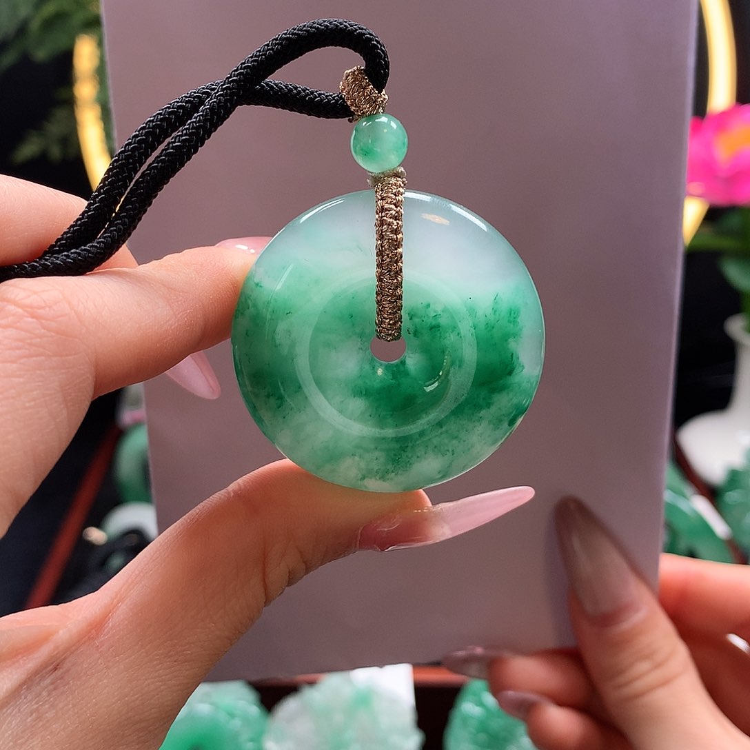 石英质玉吊坠未镶嵌失*