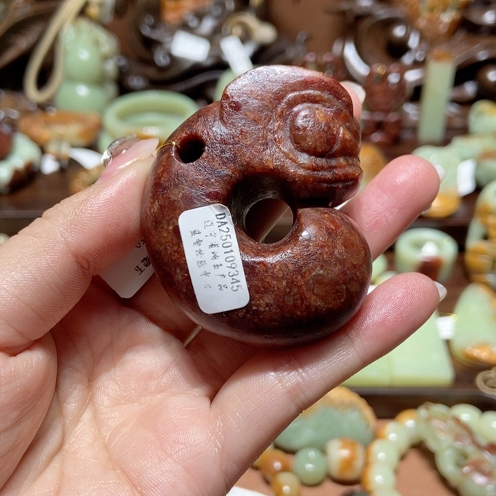 岫岩河磨玉（透闪石质玉）把件未镶嵌