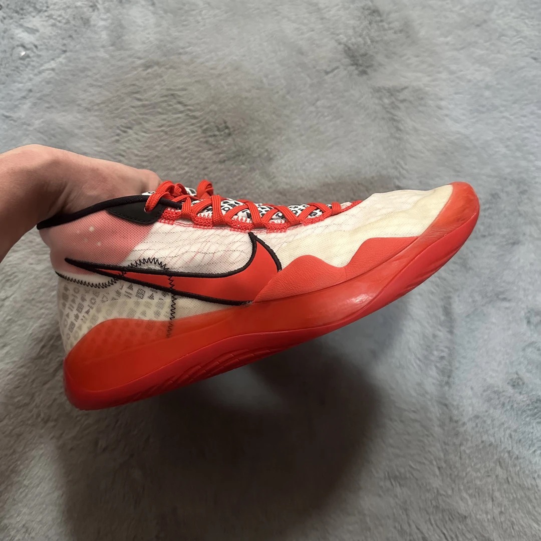 44.5码 Nike kd12油管 95新 鞋底磨损小 鞋面新 气垫 中古篮球鞋