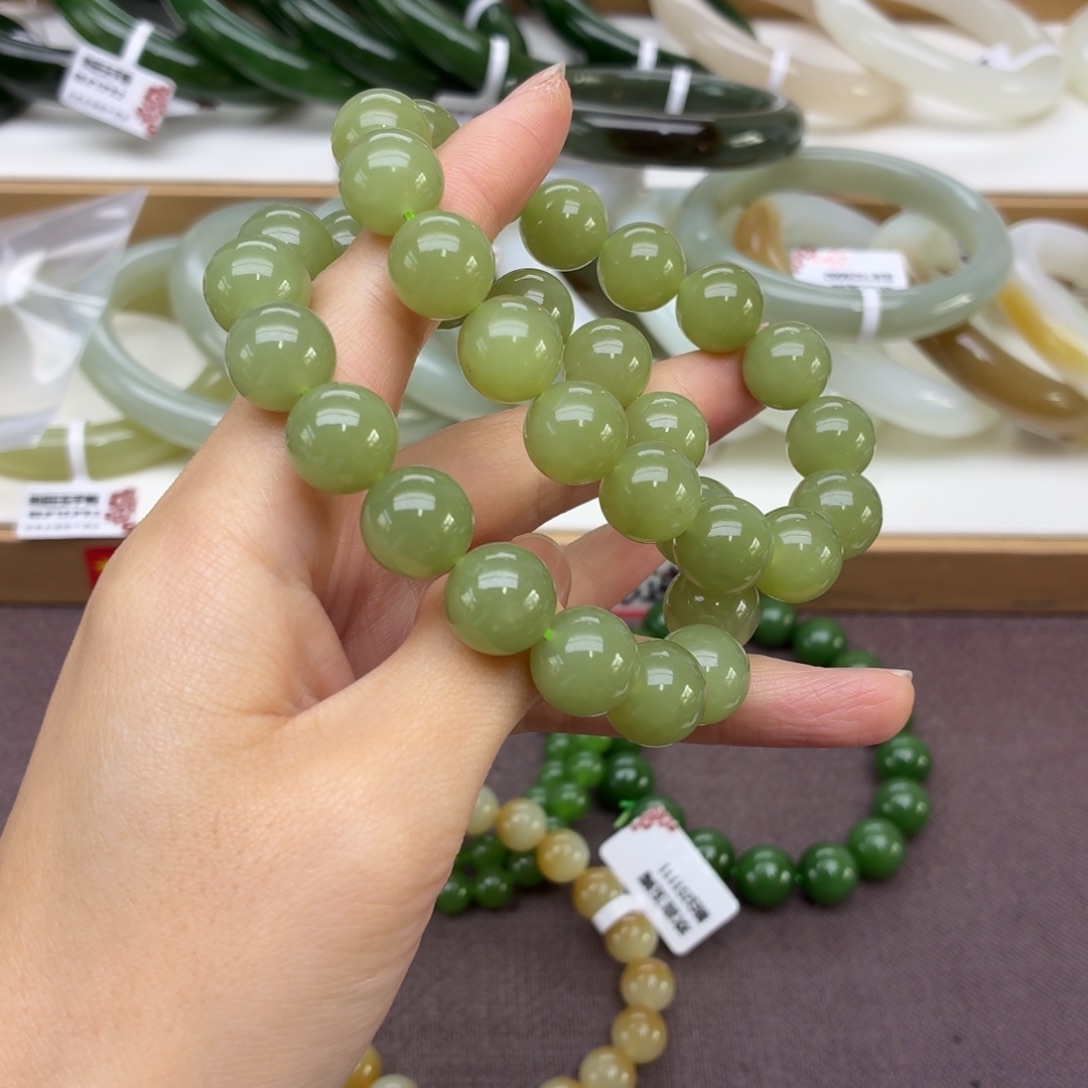 欢***舍和田玉未镶嵌手镯