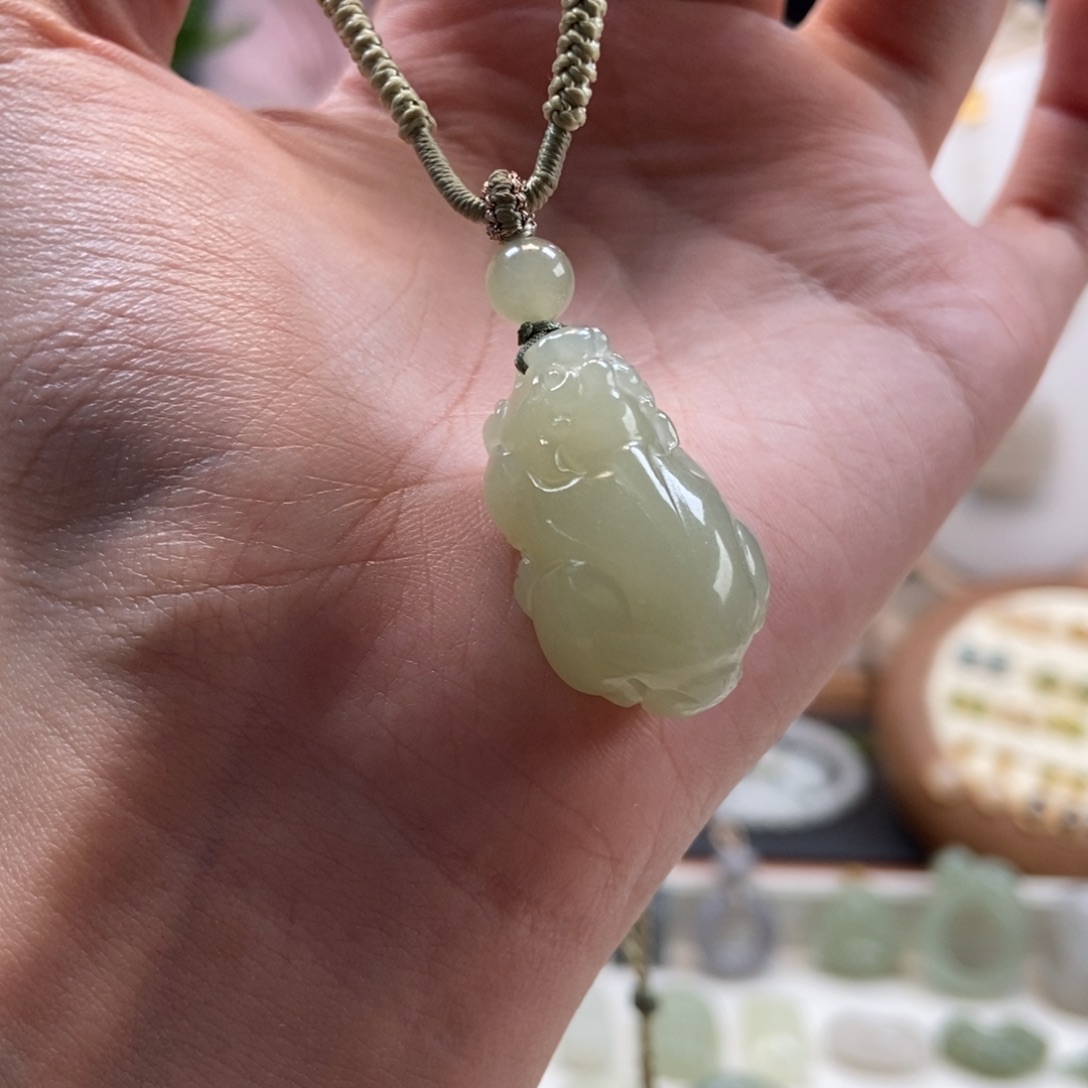 和田玉未镶嵌颈饰