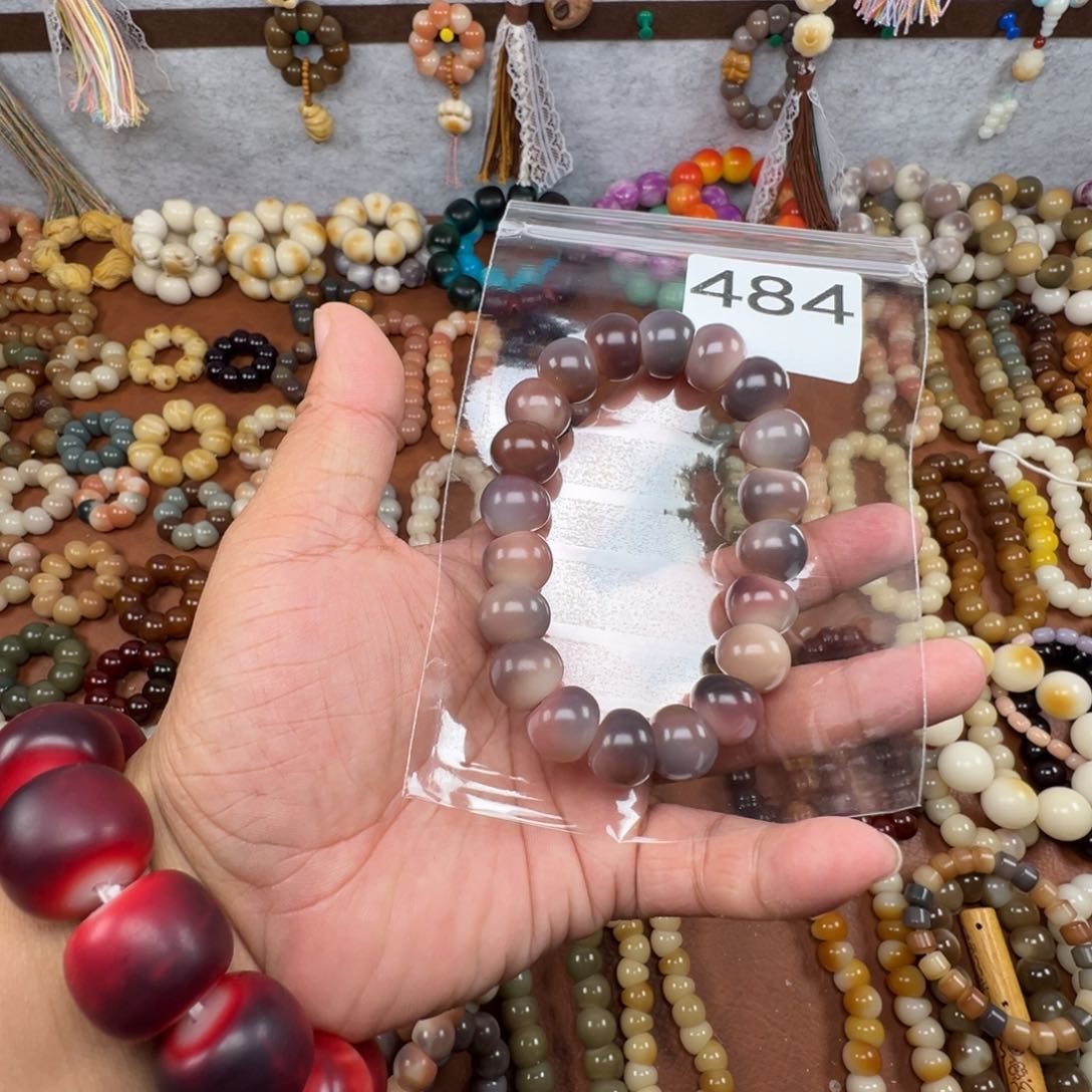 吊坠菩提根/象牙果小**。