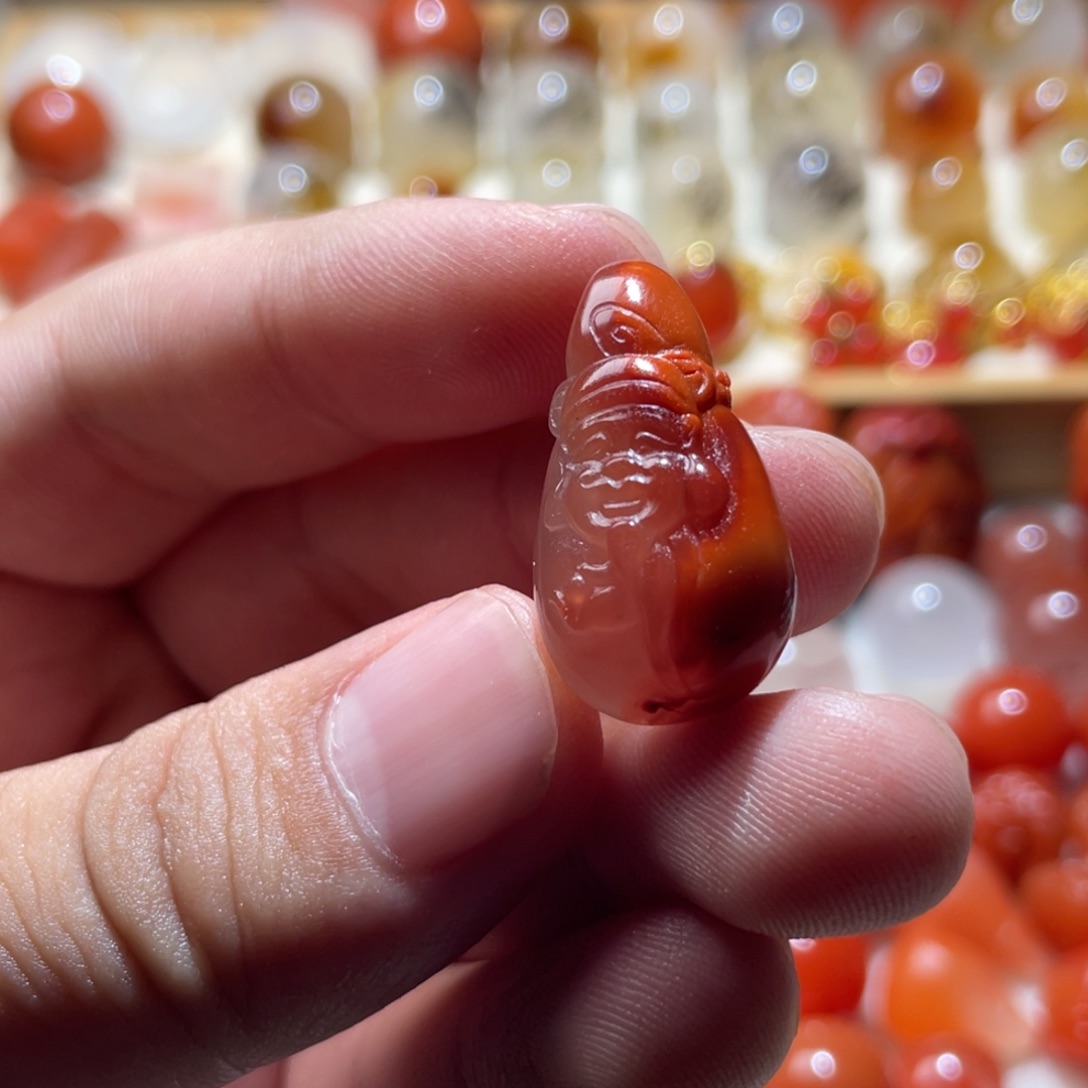 暖****南红玛瑙未镶嵌吊坠