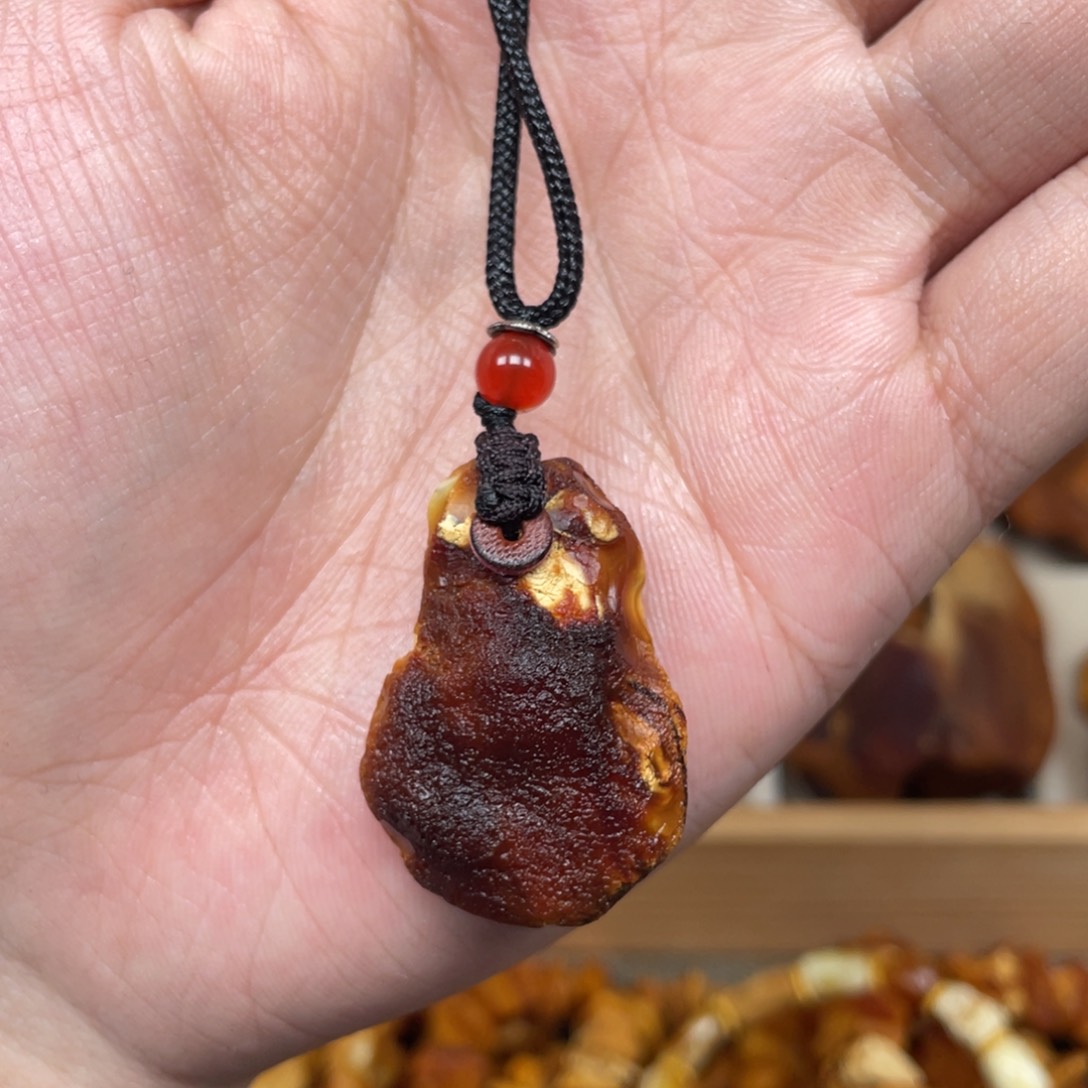 琥珀珠宝奇石未镶嵌