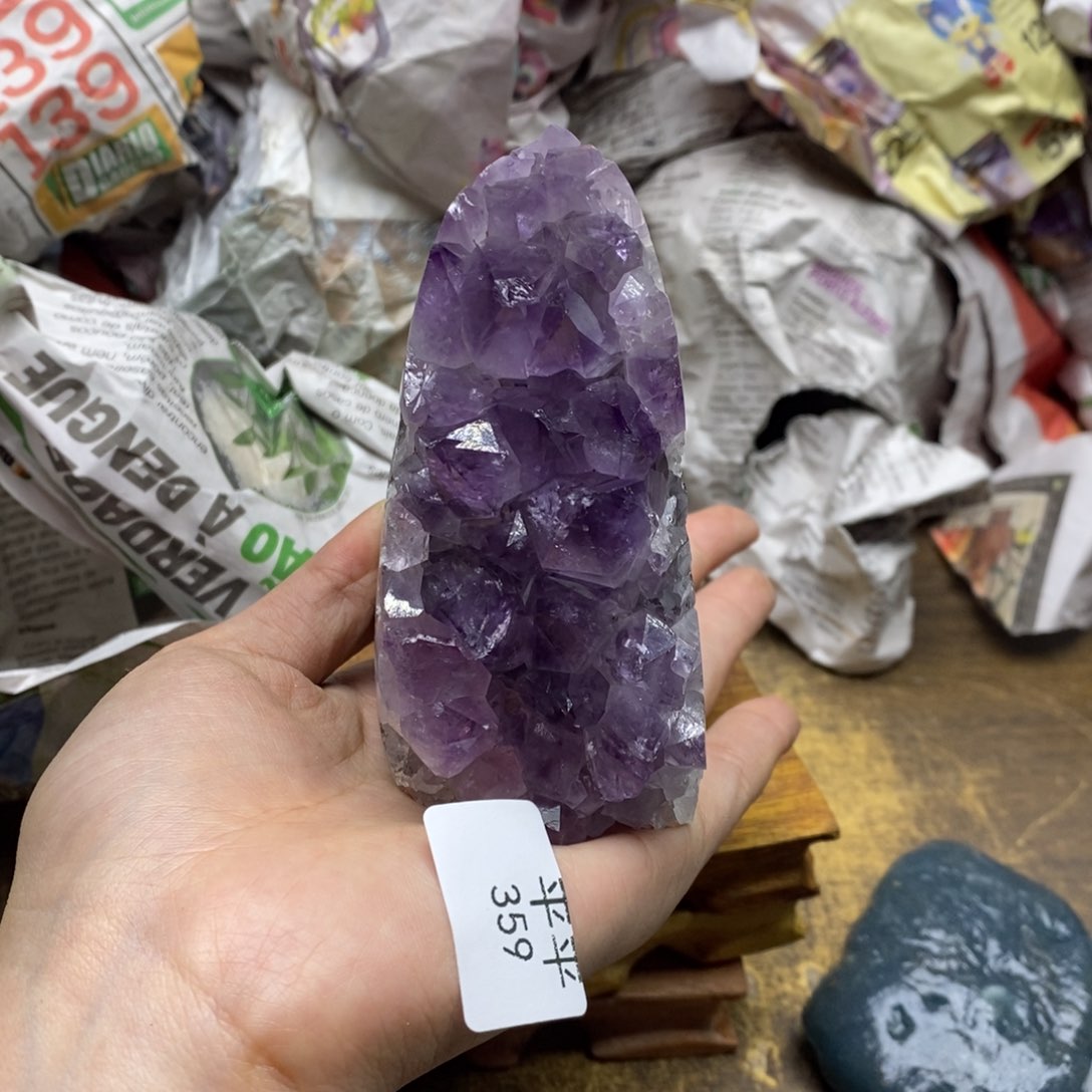 紫晶乌拉圭未镶嵌