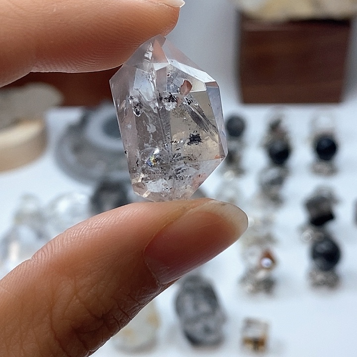 水晶颈饰未镶嵌点墨双尖