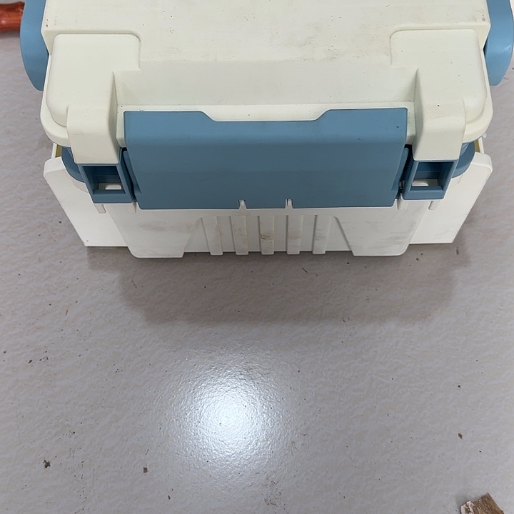 小路亚钓箱带背带