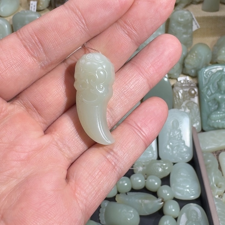 和田玉颈饰未镶嵌