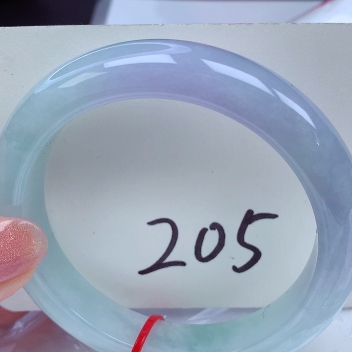 翡翠手镯未镶嵌翡翠