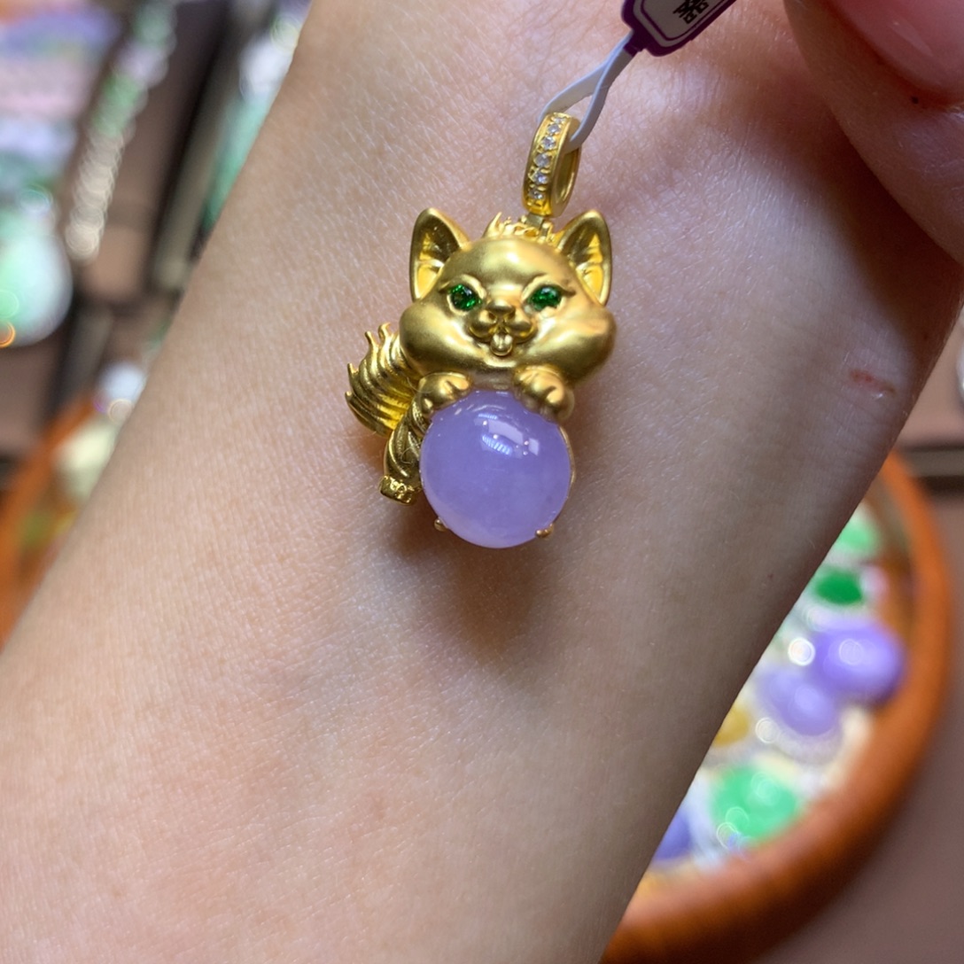 翡翠18K金镶嵌颈饰