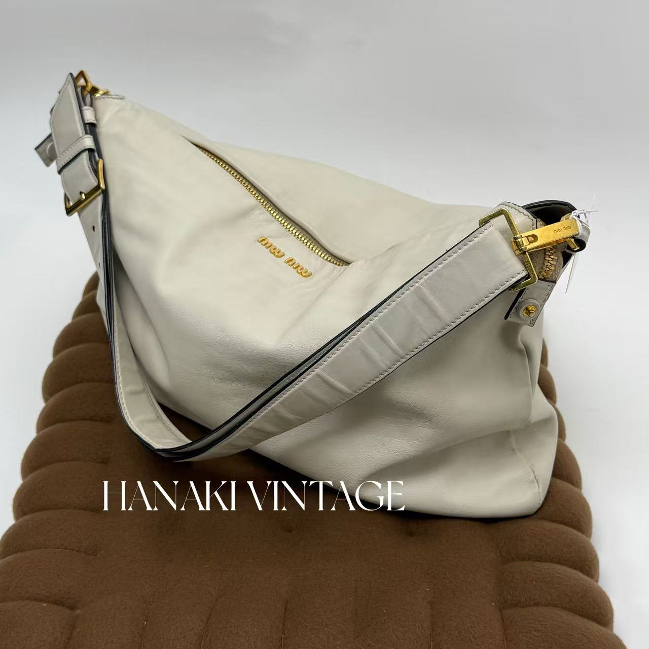 95新 MIU MIU/缪缪 花绮二店/缪缪白金垃圾袋腋下单肩包