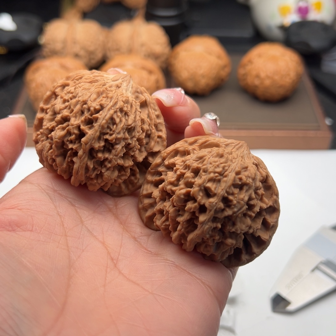 文玩核桃把件和尚头