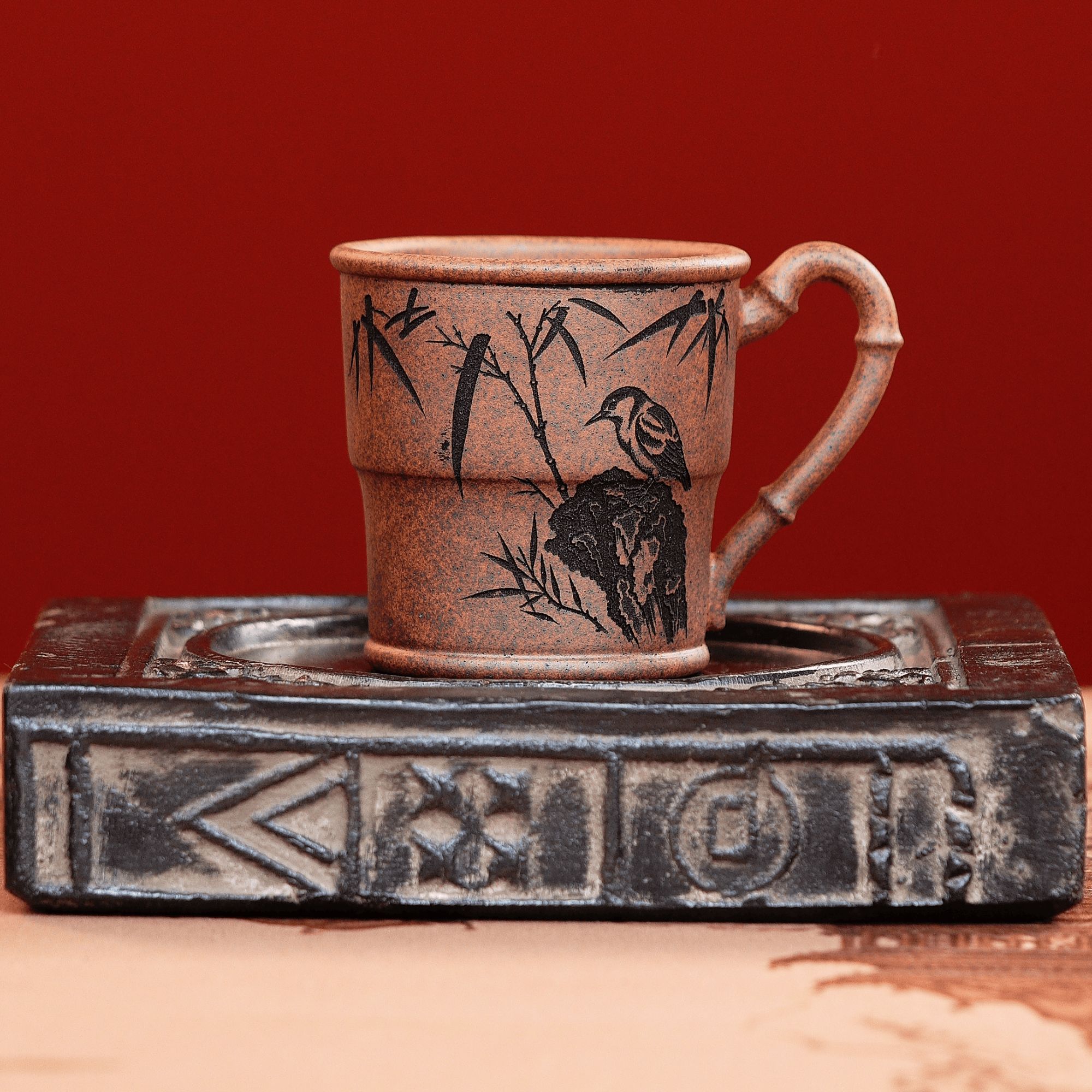 [鉴古赏今]宜兴全手工紫砂天星泥竹节把杯刻绘主人杯紫砂杯品茗杯