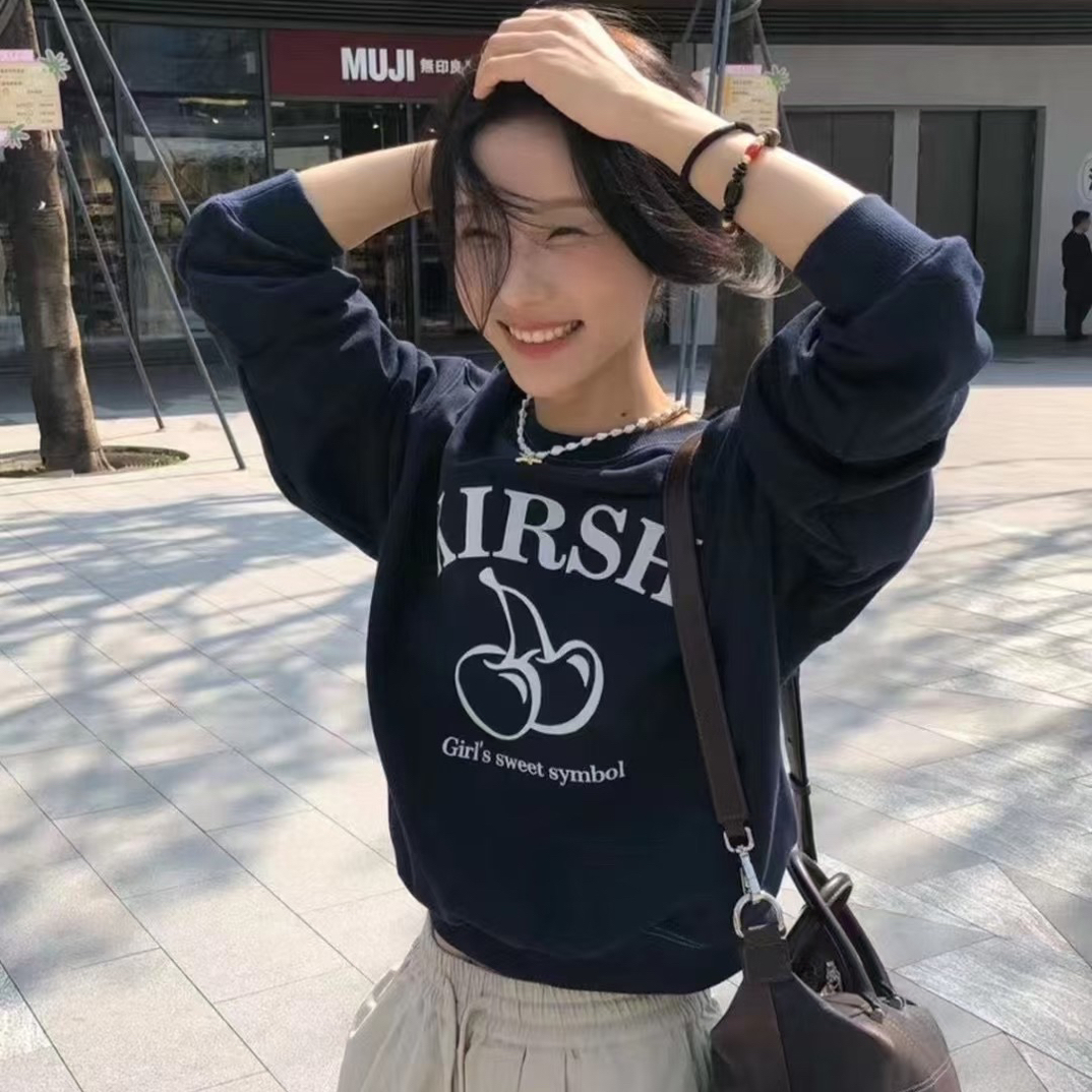 2025秋新款韩版卡通樱桃印花圆领套头卫衣女