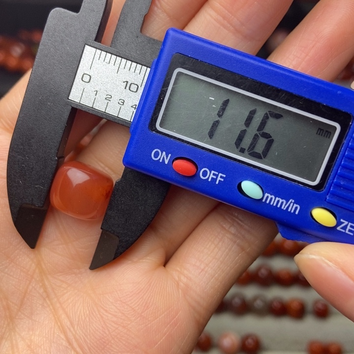 南红玛瑙配饰未镶嵌