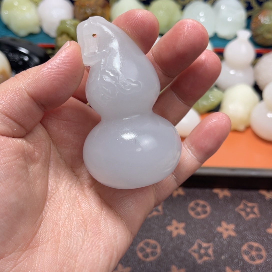 心***爱石材石材方解石手把件不退换