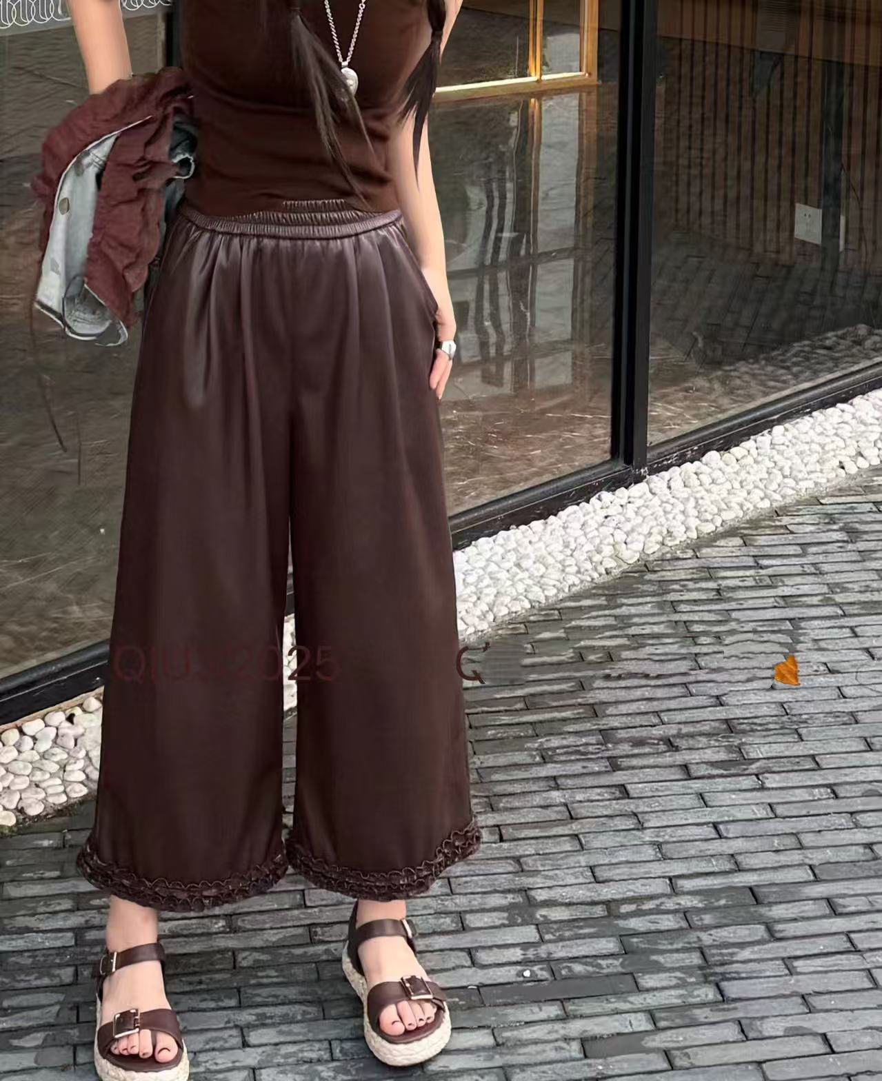 (娟子新品推荐）早秋新款百搭时尚木耳边皮裤