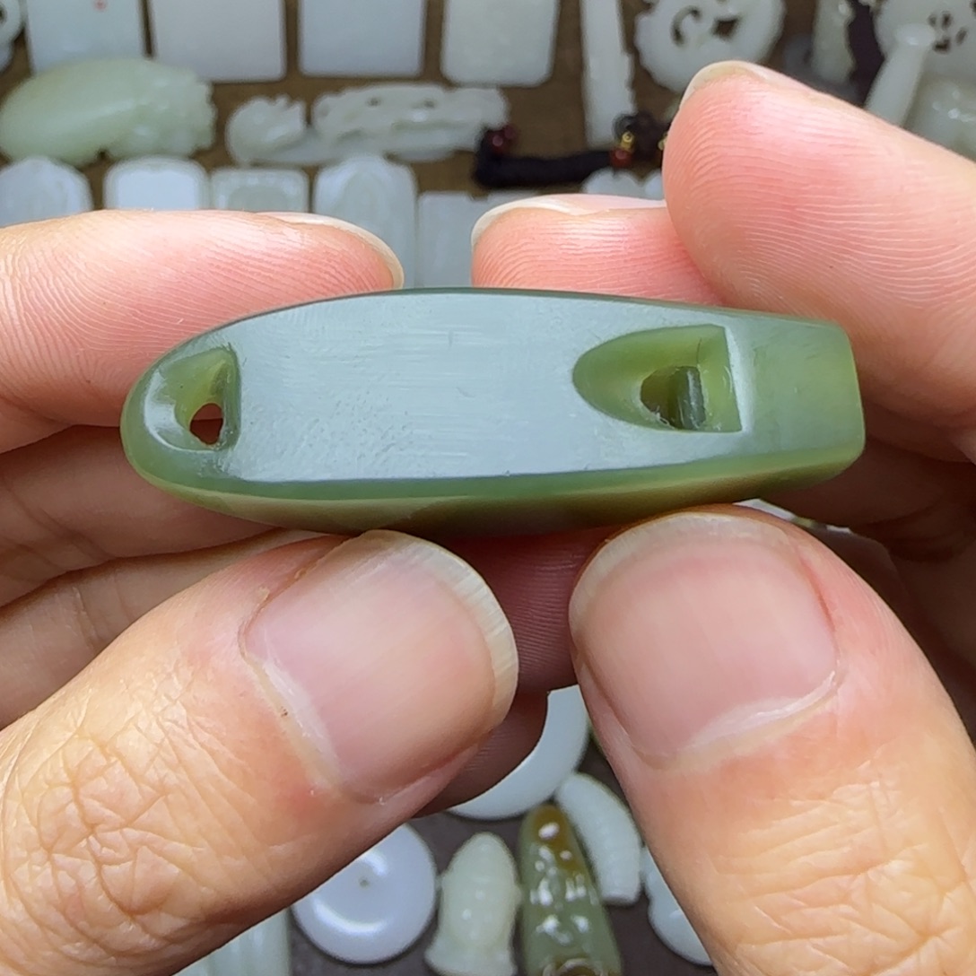 和田玉未镶嵌挂件哨子