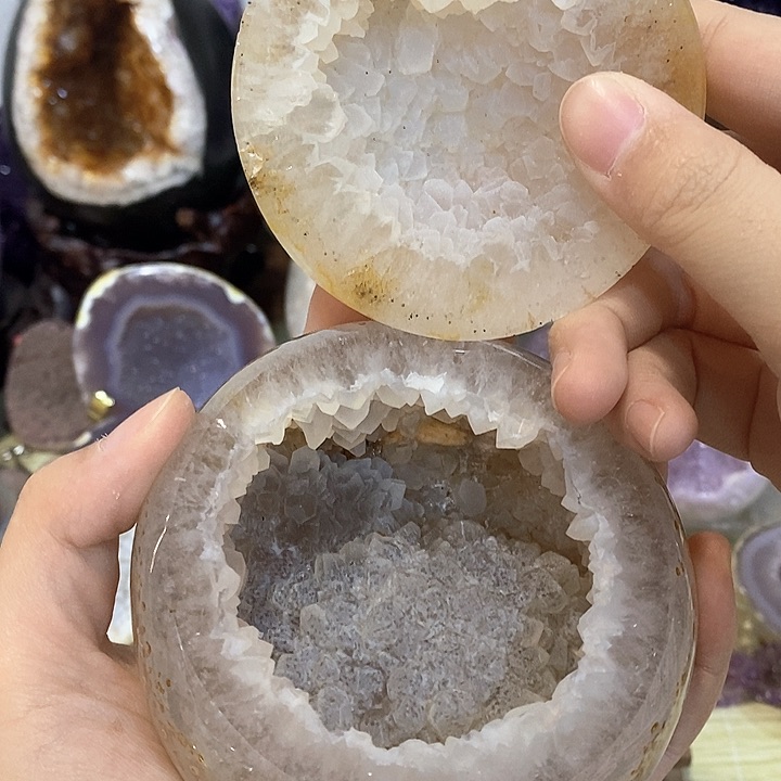 未镶嵌水晶大型摆件（非配饰）
