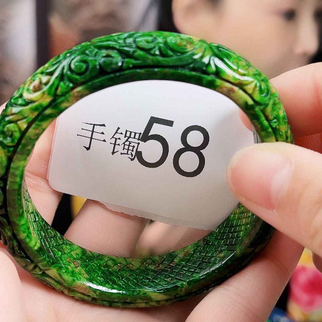 翡翠颈饰未镶嵌手镯57-58