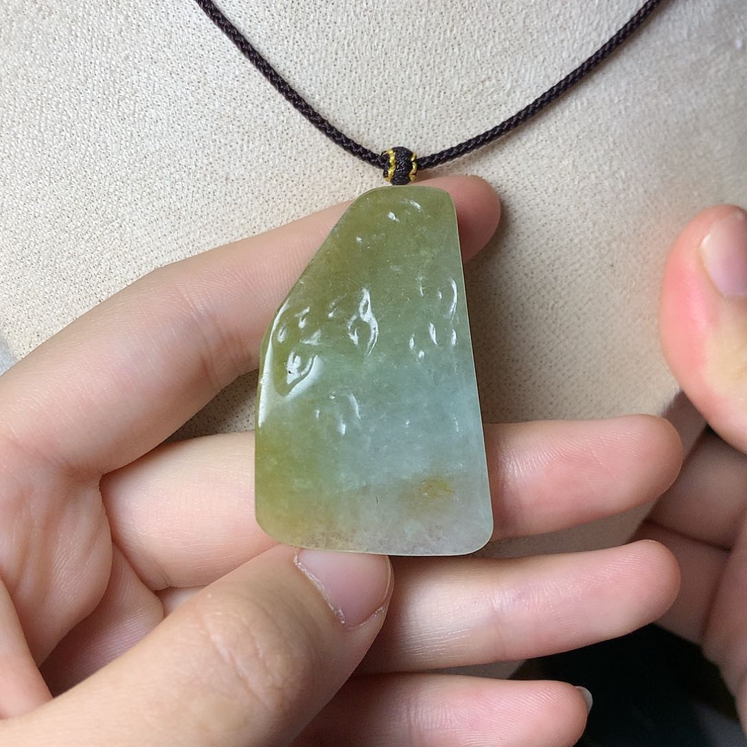 翡翠颈饰未镶嵌吊坠