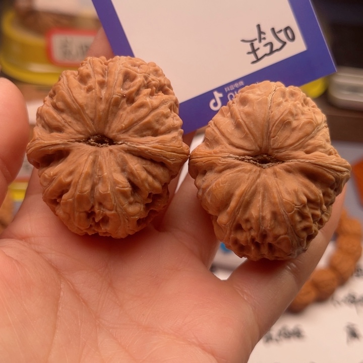 文玩核桃吊坠A****～文玩核桃把件50