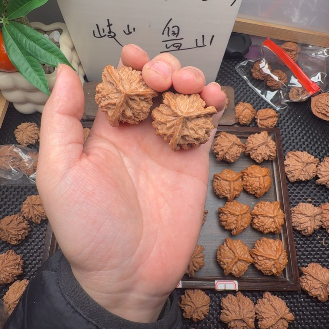 ˋ***.文玩核桃吊坠直播专享盘山三棱，0919