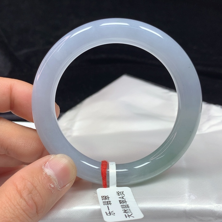 翡翠手镯（圆镯）未镶嵌54.1