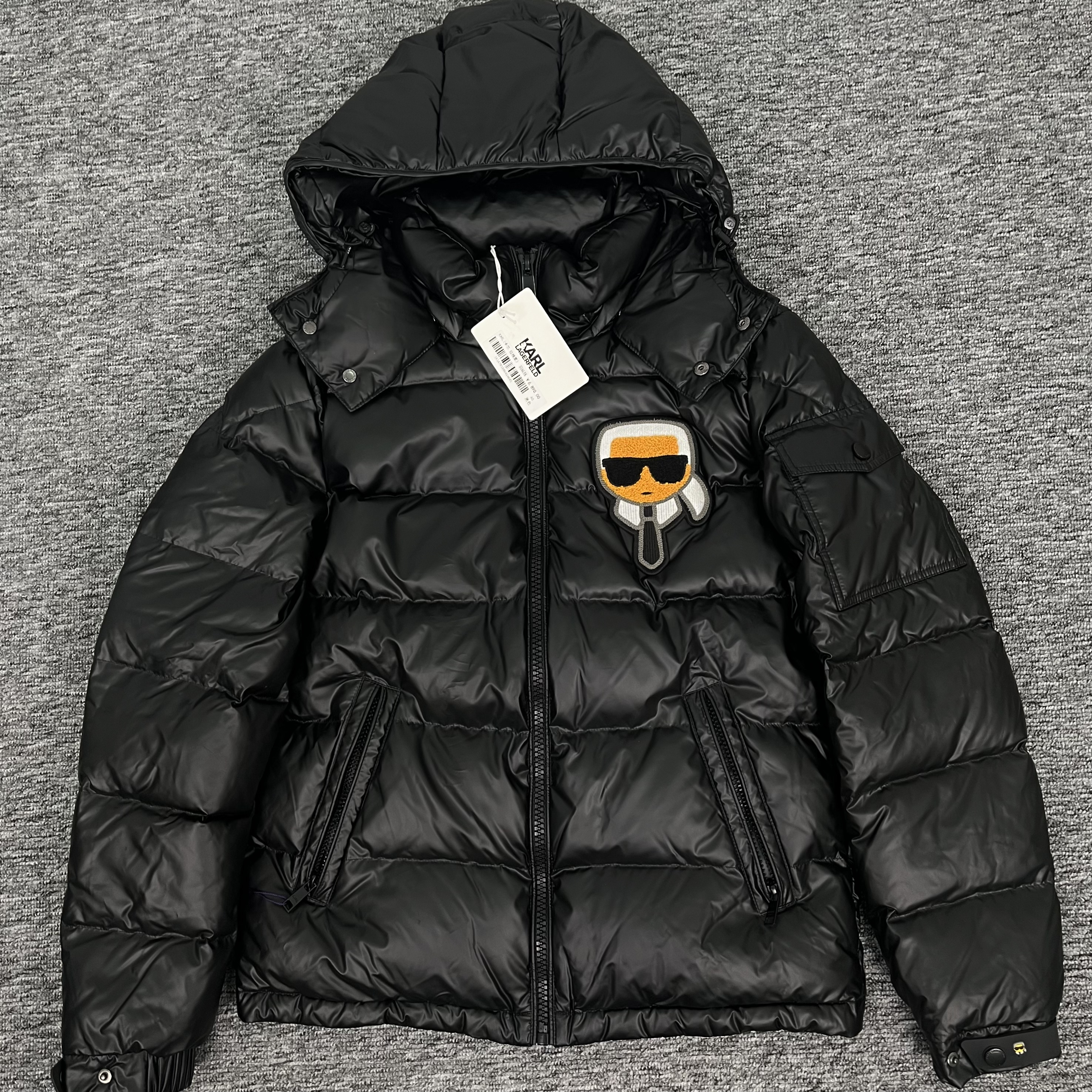 未使用 KARL LAGERFELD/卡尔拉格斐 卡通刺绣连帽羽绒服/46码